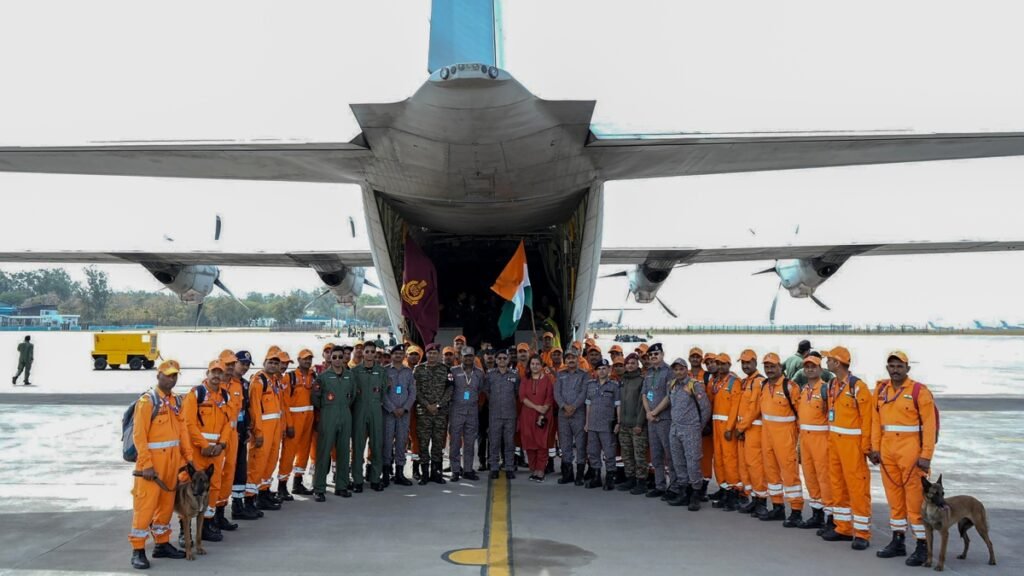 म्यांमार: भारत की आपातकालीन सहायता की पहली खेप भंग भूकंप के बाद यांगून तक पहुंचती है म्यांमार: भारत की आपातकालीन सहायता की पहली खेप भंग भूकंप के बाद यांगून तक पहुंचती है