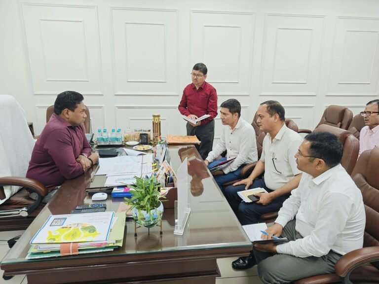 आयुक्त की खाद्य कारोबारियों को चेतावनी, खुले में कुट्टू का आटा बेचा तो होगी कार्रवाई आयुक्त की खाद्य कारोबारियों को चेतावनी, खुले में कुट्टू का आटा बेचा तो होगी कार्रवाई