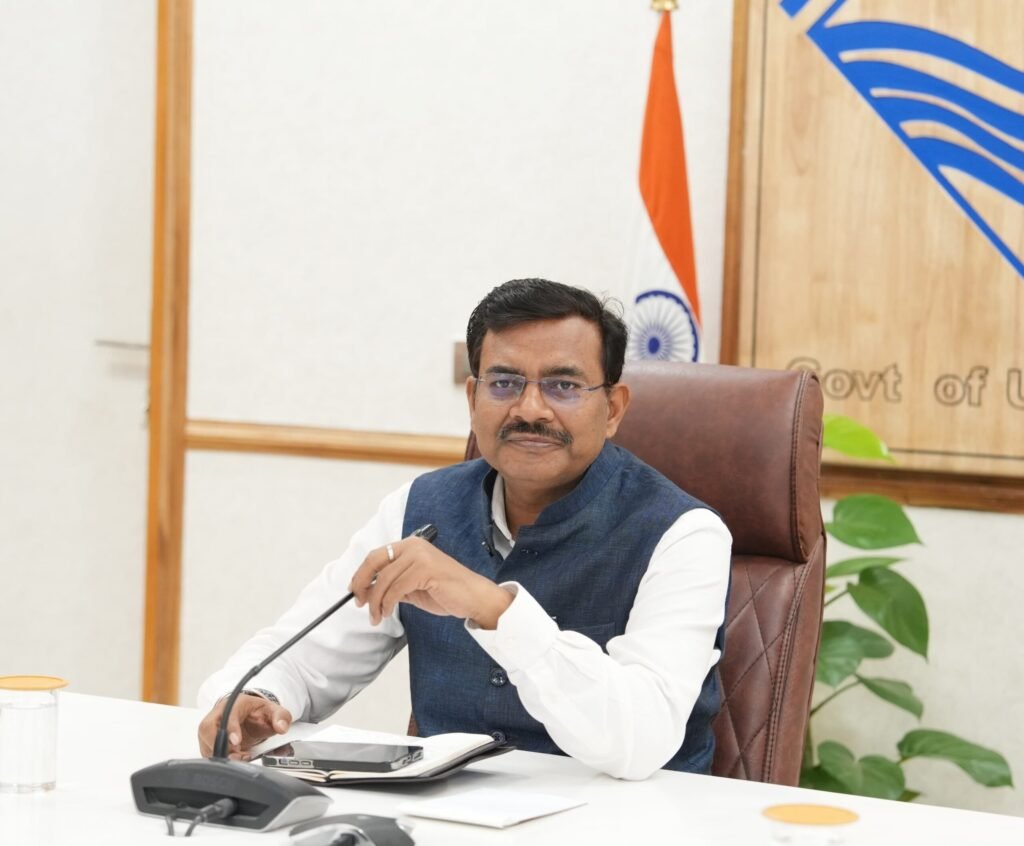 मुख्य सचिव ने किया सभी विभागों में बायोमैट्रिक को अनिवार्य