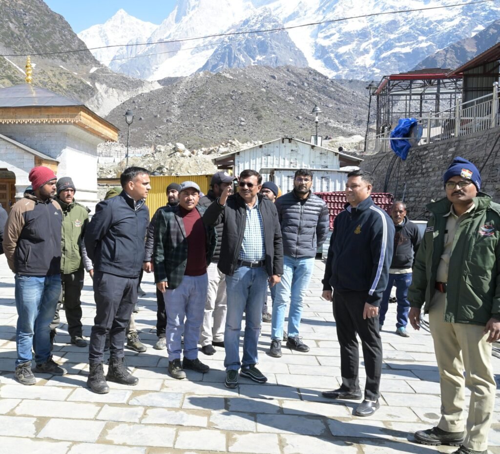 मुख्य सचिव ने केदारनाथ यात्रा व्यवस्थाओं का लिया जायजा मुख्य सचिव ने केदारनाथ यात्रा व्यवस्थाओं का लिया जायजा