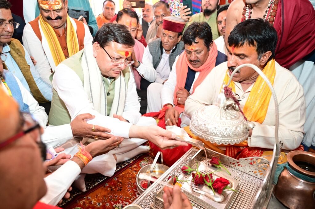 गंगोत्री और यमुनोत्री धाम के कपाट श्रद्धालुओं के लिए खुले गंगोत्री और यमुनोत्री धाम के कपाट श्रद्धालुओं के लिए खुले