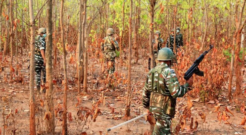 नक्सलियों ने सरकार से की संघर्ष विराम की मांग, शाह के दौरे से पहले जारी किया पत्र नक्सलियों ने सरकार से की संघर्ष विराम की मांग, शाह के दौरे से पहले जारी किया पत्र