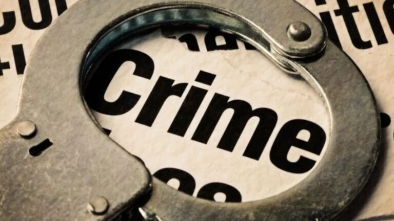 भारतीय व्यक्ति ने सिंगापुर-बाउंड फ्लाइट पर केबिन क्रू से छेड़छाड़ करने का आरोप लगाया भारतीय व्यक्ति ने सिंगापुर-बाउंड फ्लाइट पर केबिन क्रू से छेड़छाड़ करने का आरोप लगाया