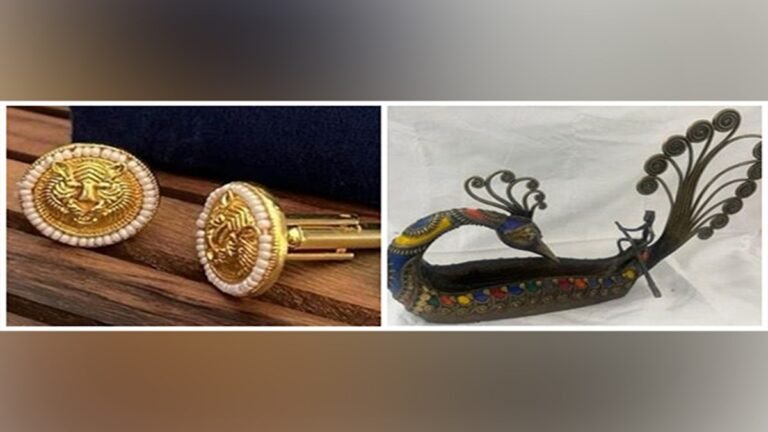 पीएम मोदी उपहार पीतल डोकेरा मोर थाईलैंड पीएम के लिए नाव, चांदी-सोने के कफ़लिंक को थाई पीएम के पति को पीएम मोदी उपहार पीतल डोकेरा मोर थाईलैंड पीएम के लिए नाव, चांदी-सोने के कफ़लिंक को थाई पीएम के पति को