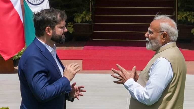 ‘प्रमुख भू -राजनीतिक खिलाड़ी’: चिली के अध्यक्ष पीएम मोदी के वैश्विक नेतृत्व में कहते हैं, ‘आप हर बात कर सकते हैं ..’ ‘प्रमुख भू -राजनीतिक खिलाड़ी’: चिली के अध्यक्ष पीएम मोदी के वैश्विक नेतृत्व में कहते हैं, ‘आप हर बात कर सकते हैं ..’
