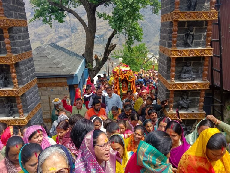 बदरीनाथ धाम के कपाट 4 मई को प्रातः 6 बजे खुलेंगे बदरीनाथ धाम के कपाट 4 मई को प्रातः 6 बजे खुलेंगे