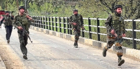 सीमा पर फिलहाल कोई ड्रोन नहीं, अब स्थिति पूरी तरह से नियंत्रण में; सशस्त्र बल सतर्क सीमा पर फिलहाल कोई ड्रोन नहीं, अब स्थिति पूरी तरह से नियंत्रण में; सशस्त्र बल सतर्क