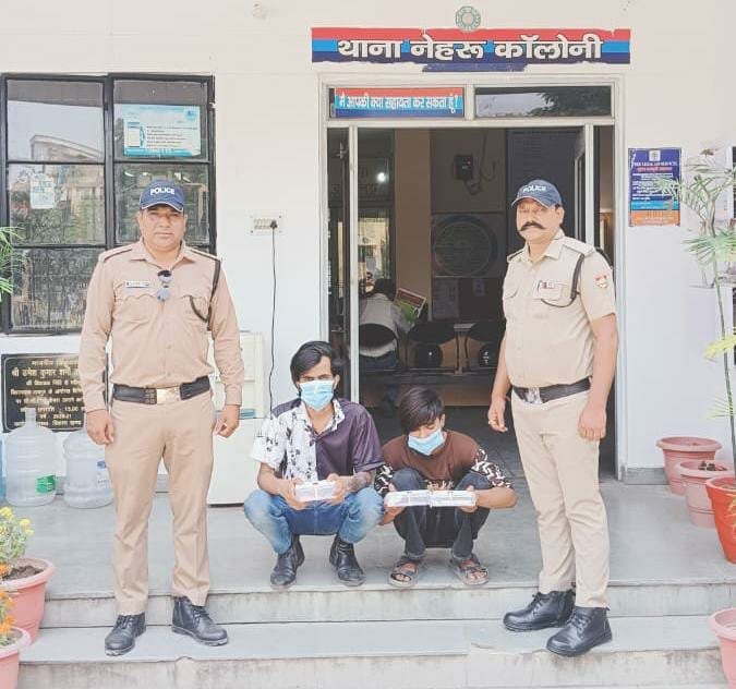 परीक्षा में नकल कराने वाले गिरोह के सरगना सहित दो अभियुक्तों को दून पुलिस ने किया गिरफ्तार परीक्षा में नकल कराने वाले गिरोह के सरगना सहित दो अभियुक्तों को दून पुलिस ने किया गिरफ्तार
