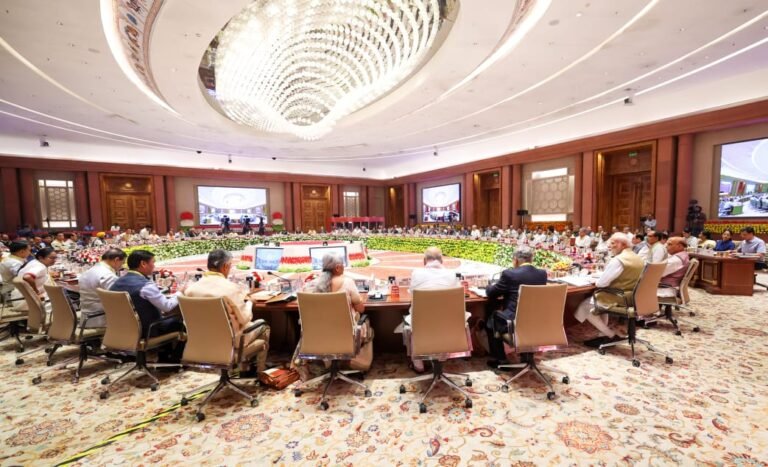 ‘निवेशकों को आकर्षित और रोजगार सृजन के लिए बाधाएं करें दूर’, पीएम मोदी ने राज्यों को दिए सुझाव ‘निवेशकों को आकर्षित और रोजगार सृजन के लिए बाधाएं करें दूर’, पीएम मोदी ने राज्यों को दिए सुझाव