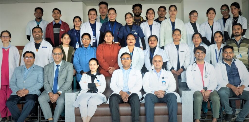 पौड़ी जिले के 130 कम्युनिटी हेल्थ ऑफिसर्स के लिए कैंसर सर्वाइवरशिप ट्रेनिंग प्रोग्राम का समापन