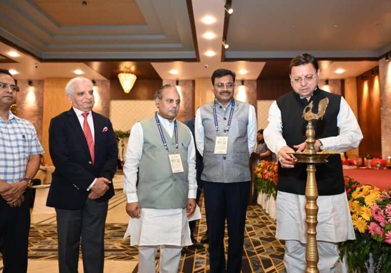 आपदा मित्र योजना की तर्ज पर प्रारंभ होगी आपदा सखी योजनाः मुख्यमंत्री आपदा मित्र योजना की तर्ज पर प्रारंभ होगी आपदा सखी योजनाः मुख्यमंत्री