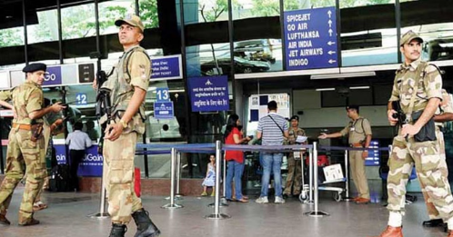 पाकिस्तान से तनाव के बीच ज्यादातर हवाई सेवाएं सामान्य, 32 एयरपोर्ट 15 मई तक बंद