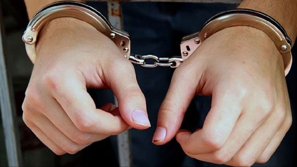 आईएसबीटी चौकी प्रभारी एक लाख रुपये की रिश्वत लेते रंगे हाथ गिरफ्तार आईएसबीटी चौकी प्रभारी एक लाख रुपये की रिश्वत लेते रंगे हाथ गिरफ्तार