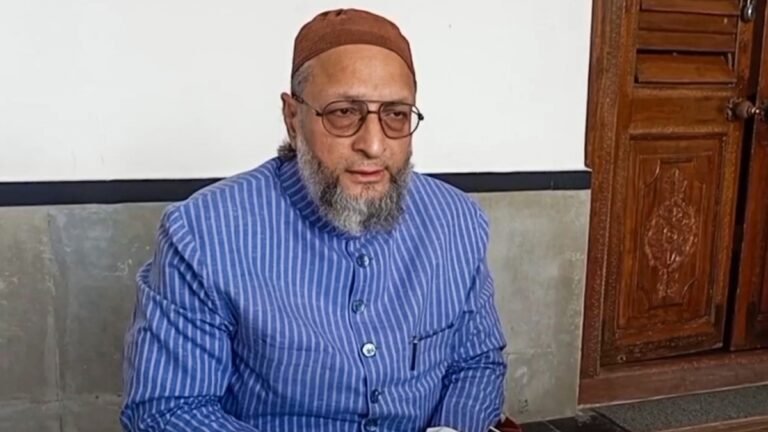‘नाकल कर्ने के लीय अकाल चाहि’: ओविसी ने मुनिर में चाइनीर आर्मी ड्रिल फोटो को पाक पीएम को गिफ्ट करने के लिए स्वाइप किया ‘नाकल कर्ने के लीय अकाल चाहि’: ओविसी ने मुनिर में चाइनीर आर्मी ड्रिल फोटो को पाक पीएम को गिफ्ट करने के लिए स्वाइप किया