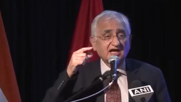 भारत और पाकिस्तान के बीच हाइफ़न नहीं चाहते, अलग से हमसे बात करें: इंडोनेशिया में सलमान खुर्शीद | वीडियो भारत और पाकिस्तान के बीच हाइफ़न नहीं चाहते, अलग से हमसे बात करें: इंडोनेशिया में सलमान खुर्शीद | वीडियो