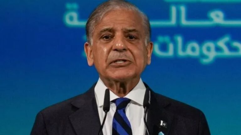 पाकिस्तान भारतीय हमलों में क्षतिग्रस्त एयरबेस की मरम्मत के लिए स्क्रैम्बल्स, महत्वपूर्ण सैन्य साइटों के लिए निविदा पाकिस्तान भारतीय हमलों में क्षतिग्रस्त एयरबेस की मरम्मत के लिए स्क्रैम्बल्स, महत्वपूर्ण सैन्य साइटों के लिए निविदा