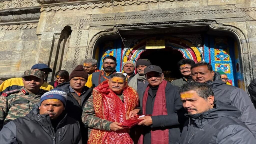 थल सेना अध्यक्ष ने परिवार सहित किए बाबा केदार के दर्शन थल सेना अध्यक्ष ने परिवार सहित किए बाबा केदार के दर्शन