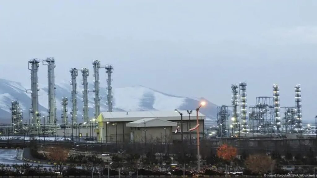 IAEA इजरायल की हड़ताल में ईरान के खोंडाब परमाणु संयंत्र को नुकसान की पुष्टि करता है, कोई विकिरण जोखिम नहीं कहता है IAEA इजरायल की हड़ताल में ईरान के खोंडाब परमाणु संयंत्र को नुकसान की पुष्टि करता है, कोई विकिरण जोखिम नहीं कहता है
